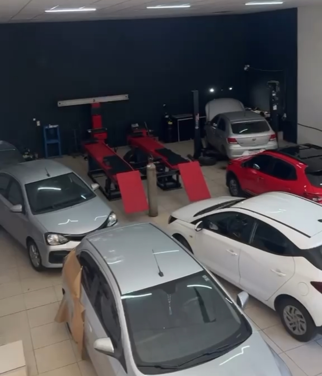 Equipe da Autocenter Santos em atendimento